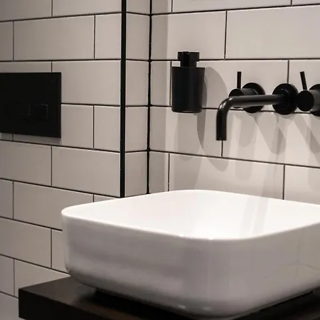 Lejlighed Cheltenham Two *