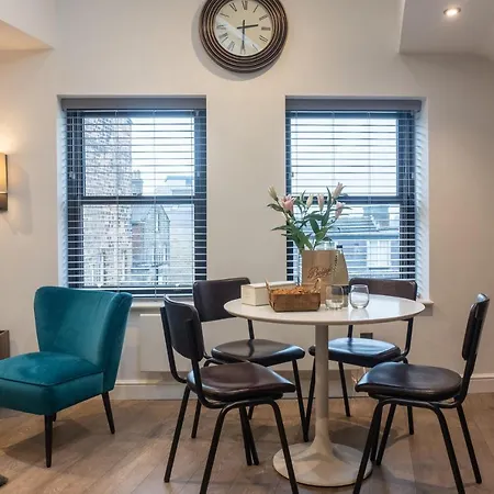 Cheltenham Two Apartman