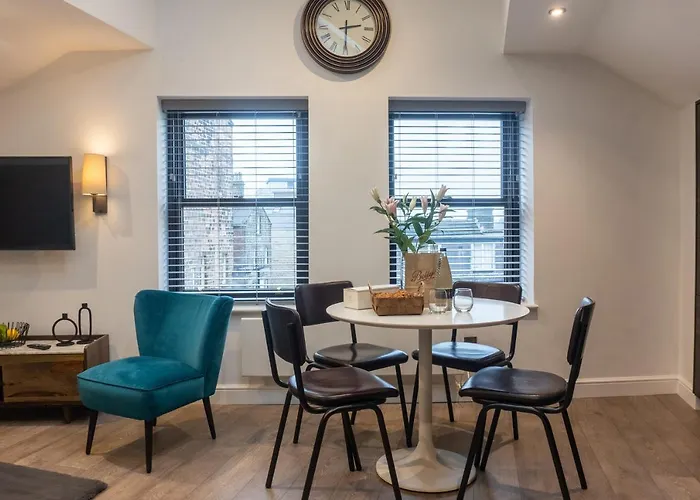 Cheltenham Two Apartman