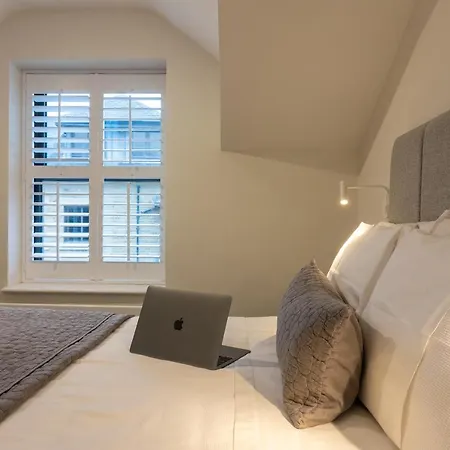 Cheltenham Two * Harrogate